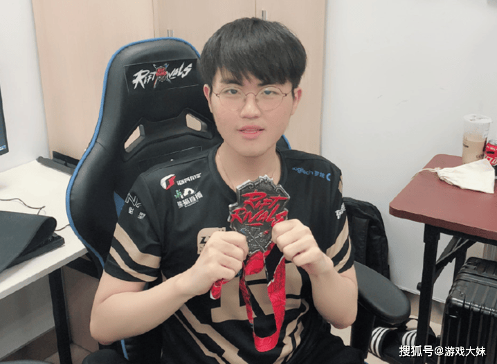 在直播中尝, 它实际上为, 的画面