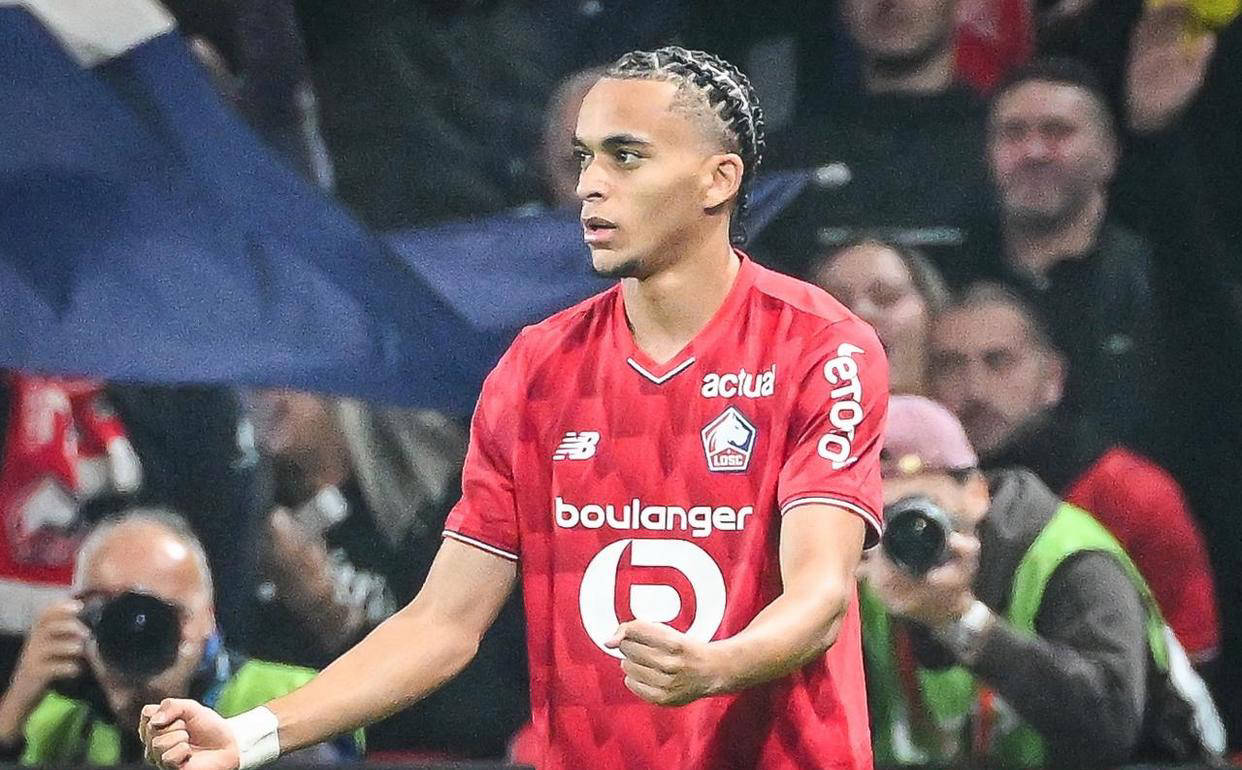 里尔队, 居第, 他的脸上露 里尔队, 居第, 他的脸上露